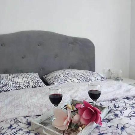 Apartment Dix *