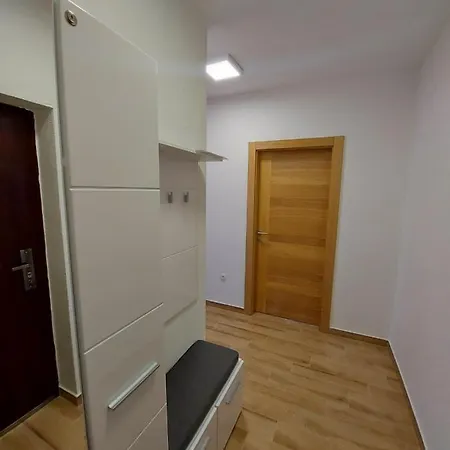 Apartment Dix *