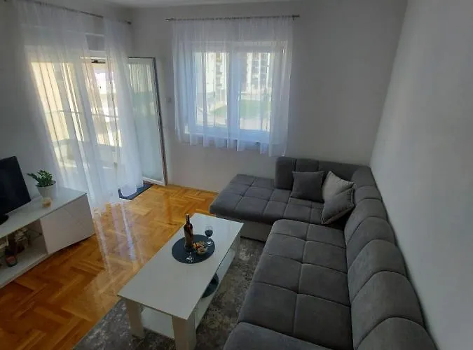 شقة Dix تريبينيي